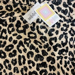 Brand new LuLaroe  “Ivy” MIDI pencil skirt